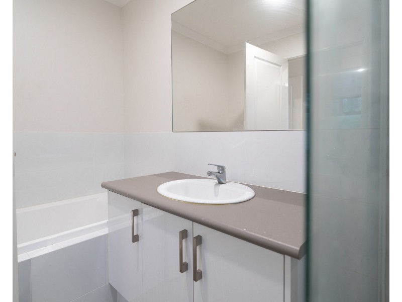 6/10 Morley Street, Maddington WA 6109