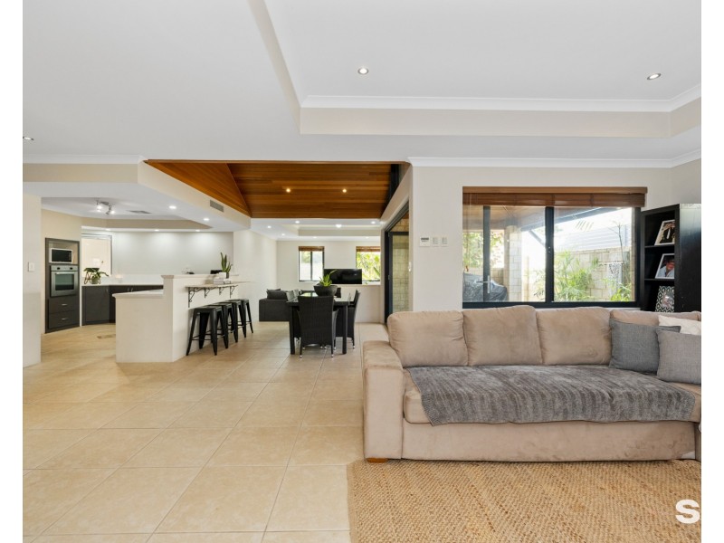 13 Frigate Way, Wannanup WA 6210