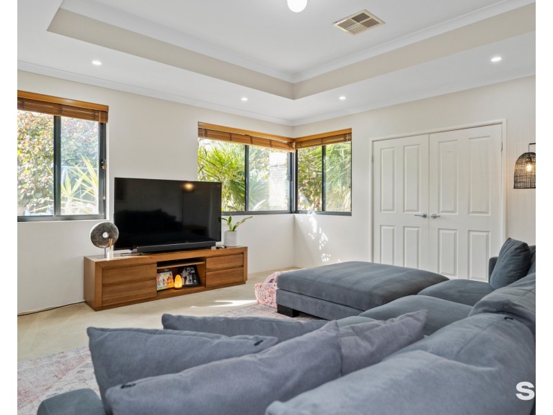 13 Frigate Way, Wannanup WA 6210