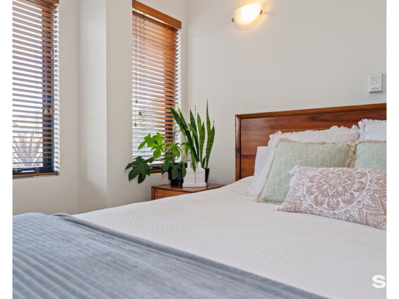 13 Frigate Way, Wannanup WA 6210