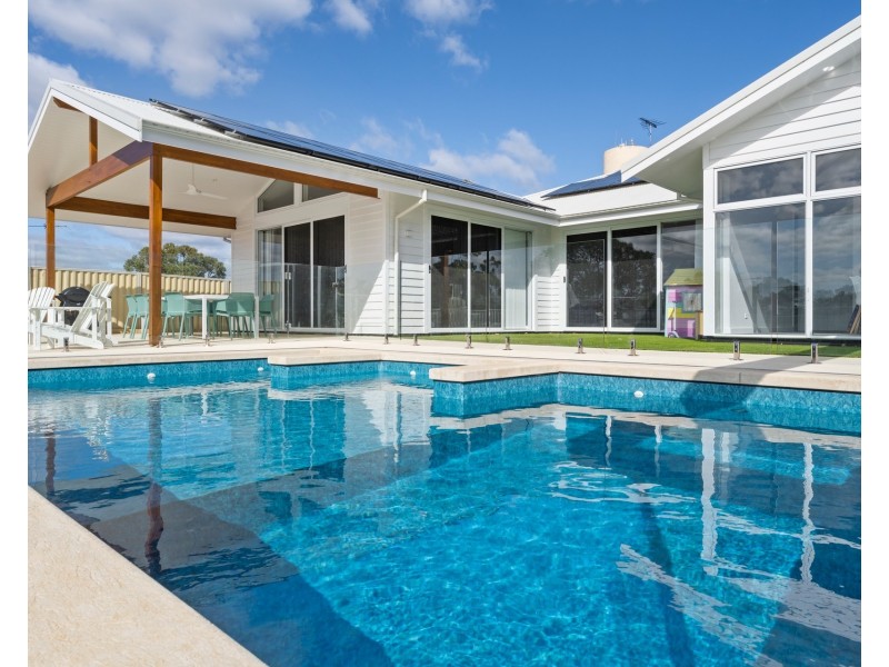 102 Leighton Road, Halls Head WA 6210