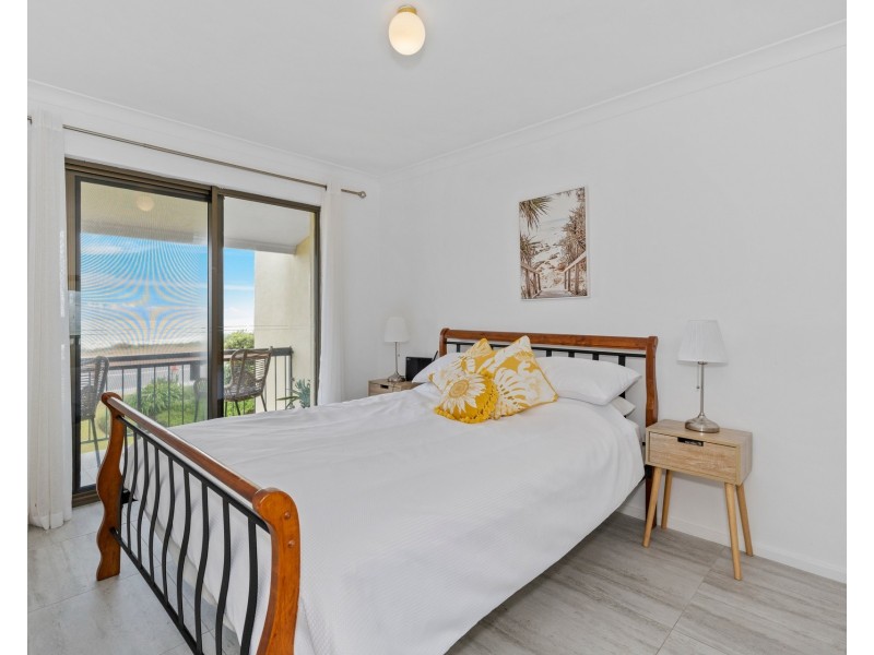 11/24 Halls Head Parade, Halls Head WA 6210