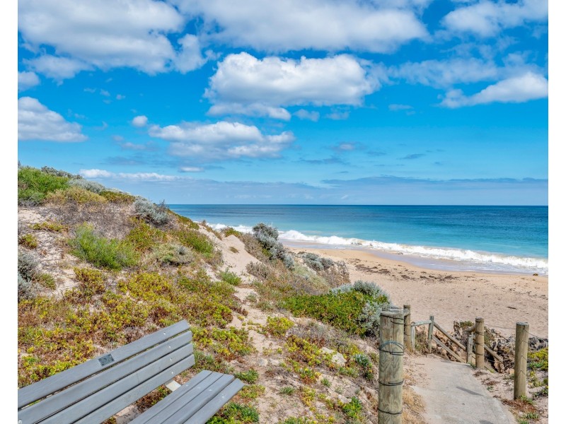 11/24 Halls Head Parade, Halls Head WA 6210