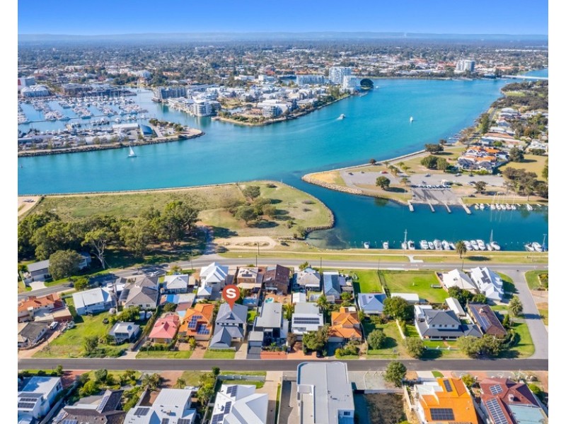 13 Hill Street, Halls Head WA 6210