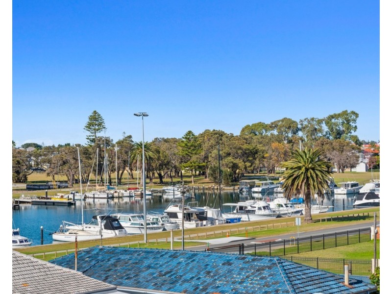 13 Hill Street, Halls Head WA 6210