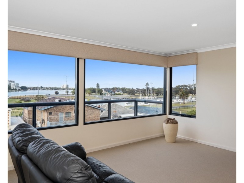 13 Hill Street, Halls Head WA 6210