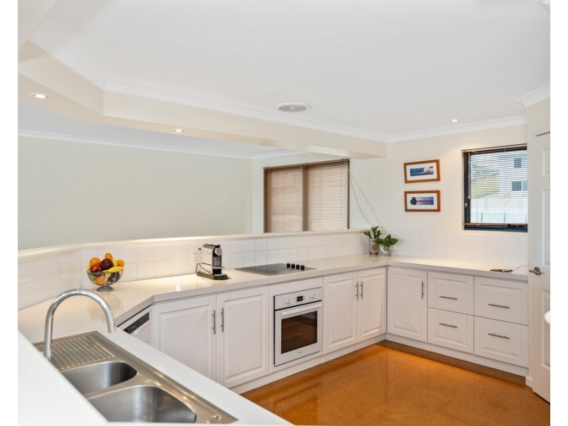 13 Hill Street, Halls Head WA 6210