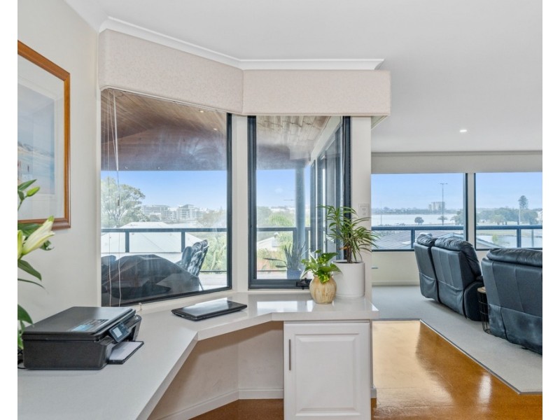 13 Hill Street, Halls Head WA 6210