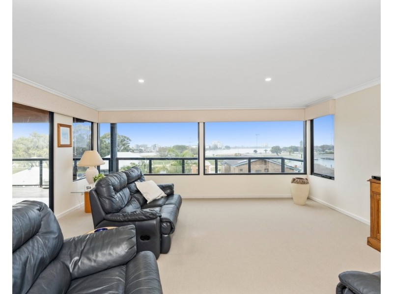 13 Hill Street, Halls Head WA 6210