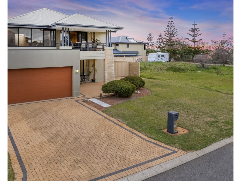 11 Sanddune Way, Wannanup WA 6210