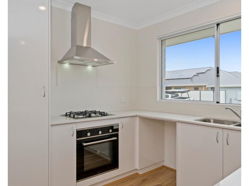 4/26 Bushlark Turn, Erskine WA 6210