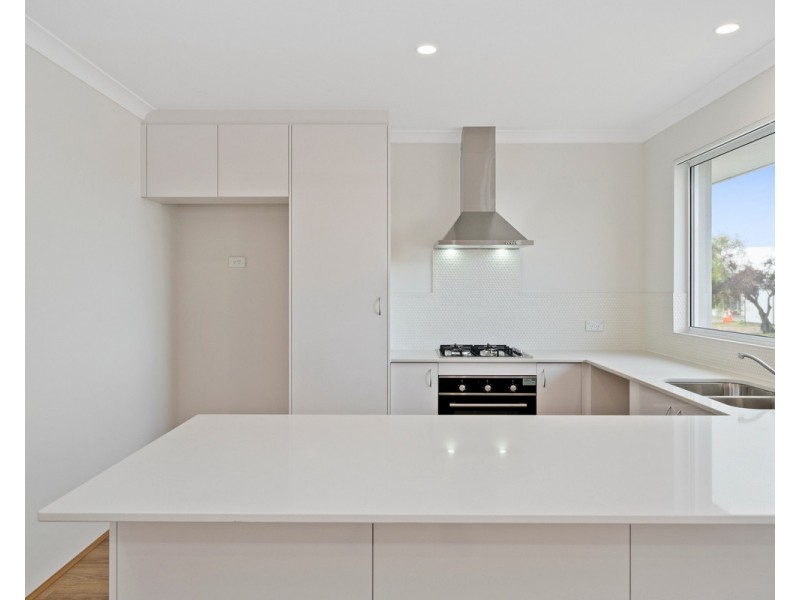 4/26 Bushlark Turn, Erskine WA 6210