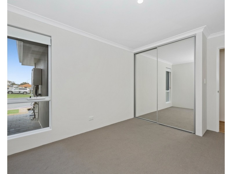 4/26 Bushlark Turn, Erskine WA 6210