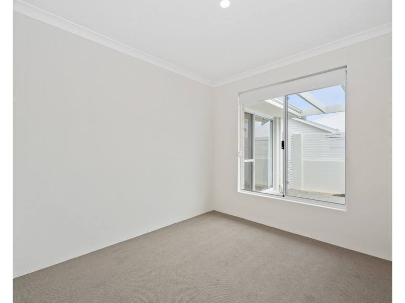 4/26 Bushlark Turn, Erskine WA 6210