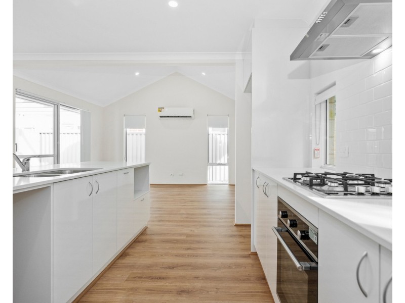 4/26 Bushlark Turn, Erskine WA 6210