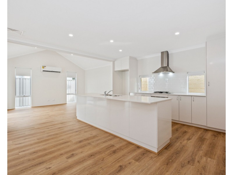 4/26 Bushlark Turn, Erskine WA 6210