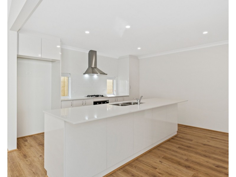 4/26 Bushlark Turn, Erskine WA 6210