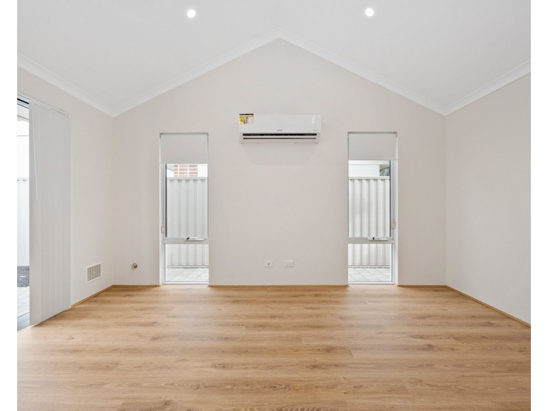 4/26 Bushlark Turn, Erskine WA 6210