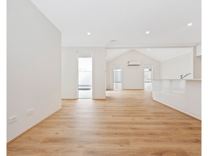 4/26 Bushlark Turn, Erskine WA 6210