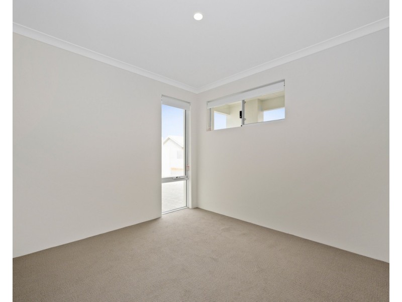 4/26 Bushlark Turn, Erskine WA 6210