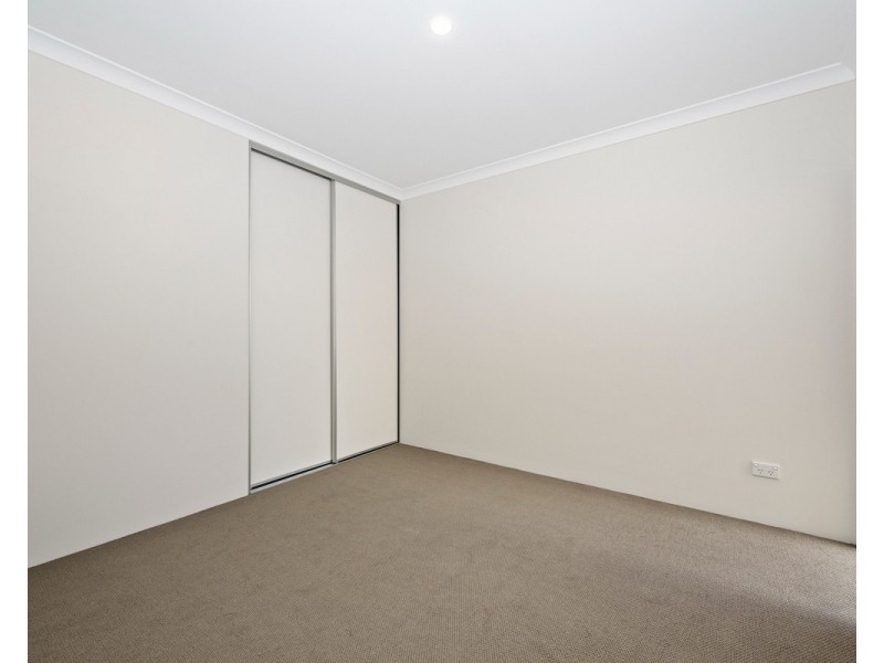 4/26 Bushlark Turn, Erskine WA 6210