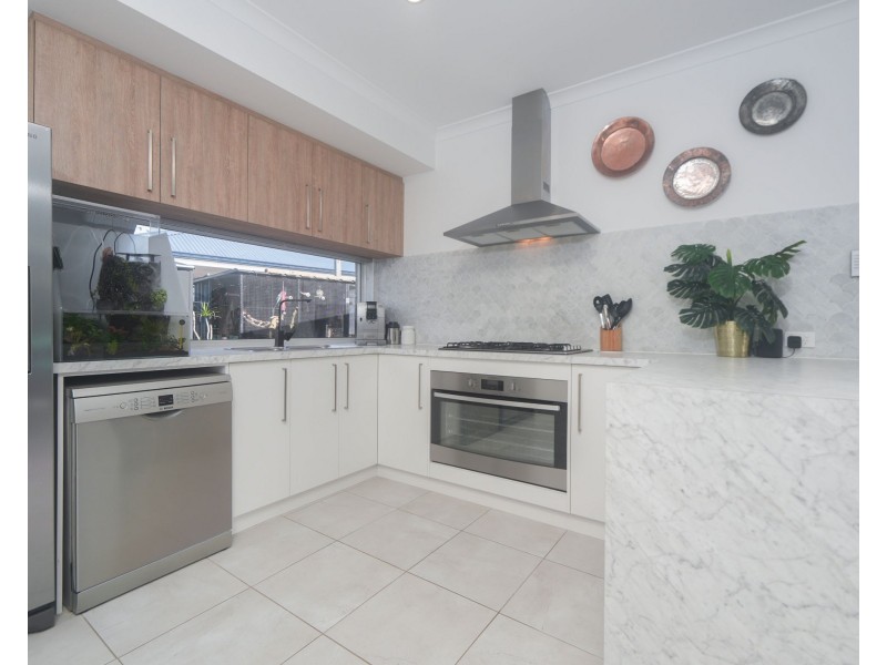 8B Crellin Way, Cloverdale WA 6105