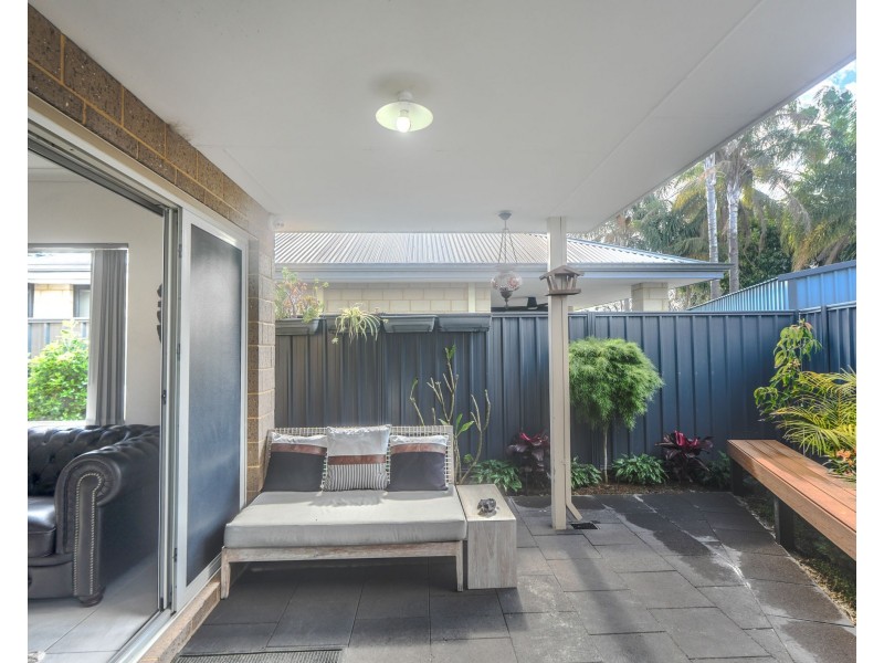 8B Crellin Way, Cloverdale WA 6105