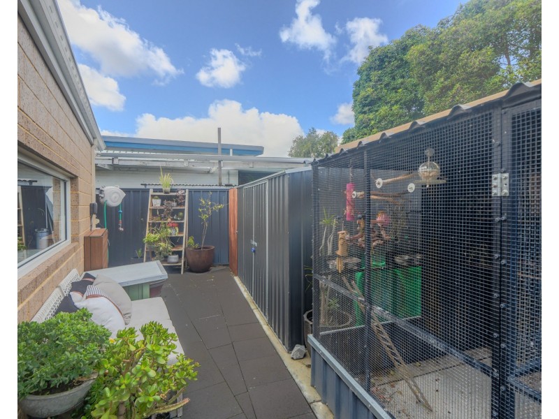 8B Crellin Way, Cloverdale WA 6105