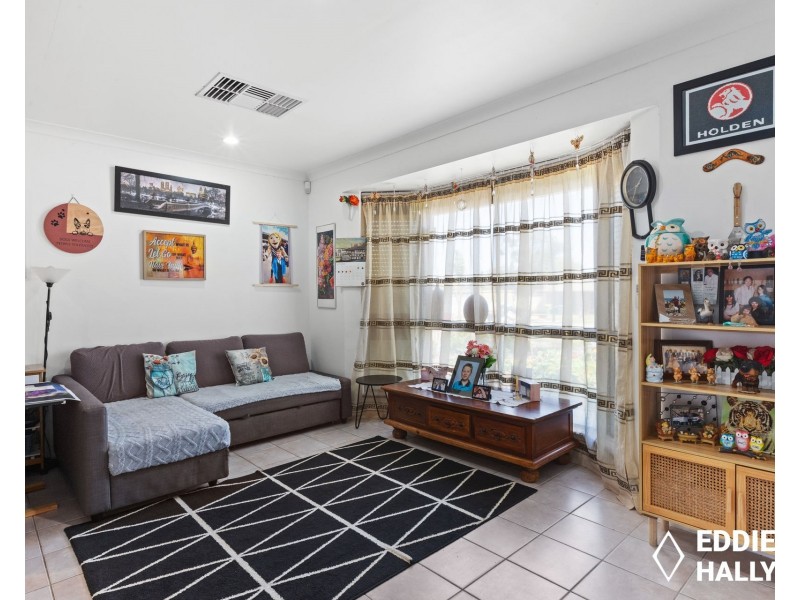 16 Tarndale Way, South Lake WA 6164