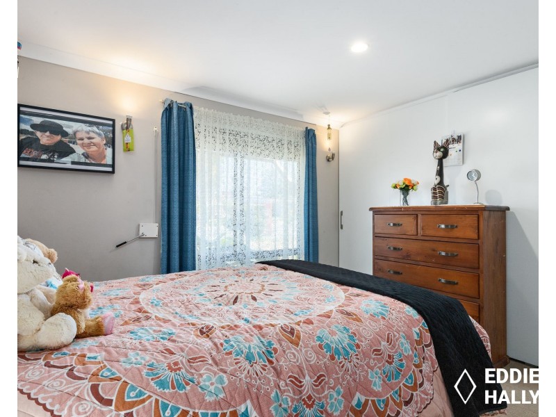 16 Tarndale Way, South Lake WA 6164