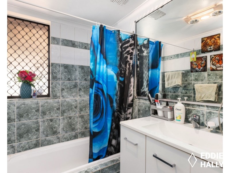 16 Tarndale Way, South Lake WA 6164