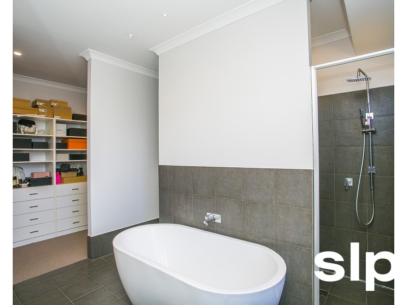 30 Wimbledon Drive, Piara Waters WA 6112