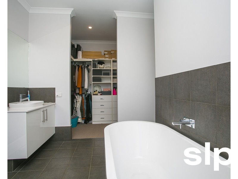 30 Wimbledon Drive, Piara Waters WA 6112