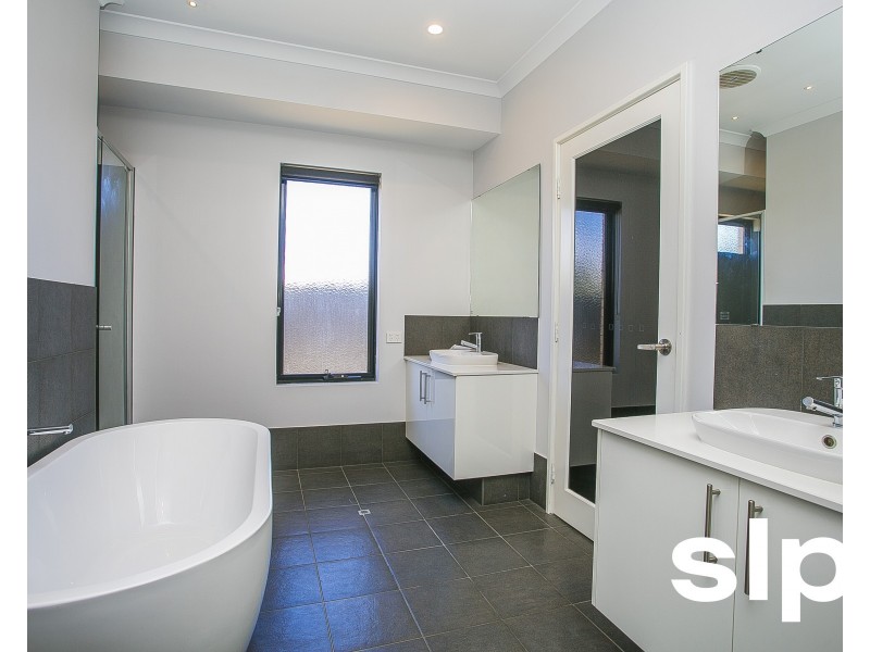 30 Wimbledon Drive, Piara Waters WA 6112