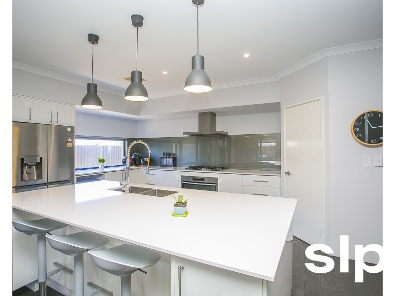 30 Wimbledon Drive, Piara Waters WA 6112
