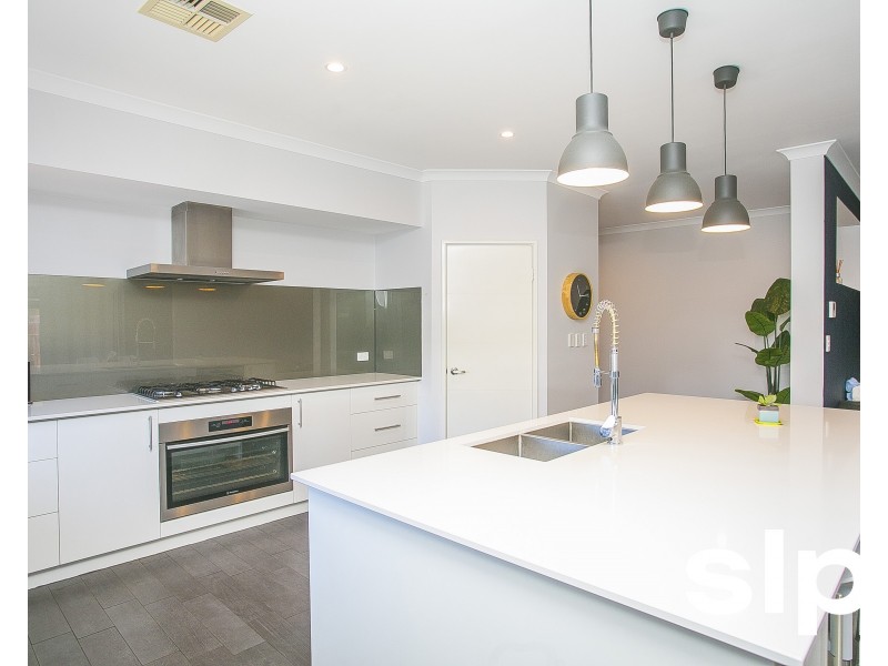 30 Wimbledon Drive, Piara Waters WA 6112