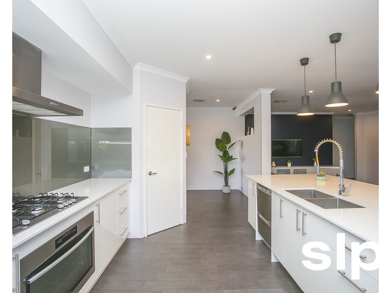 30 Wimbledon Drive, Piara Waters WA 6112
