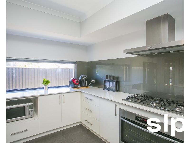 30 Wimbledon Drive, Piara Waters WA 6112
