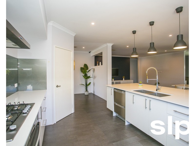 30 Wimbledon Drive, Piara Waters WA 6112