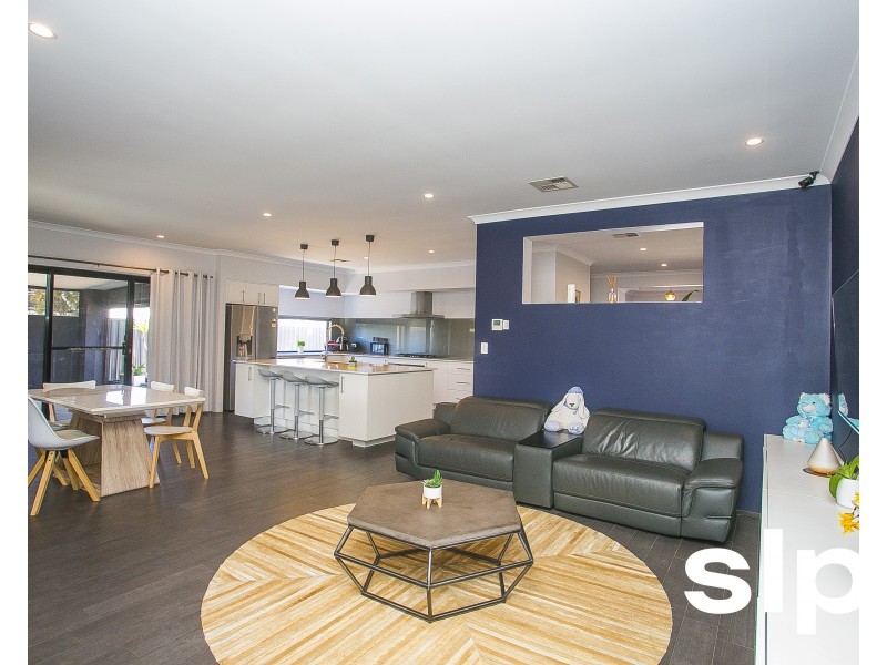 30 Wimbledon Drive, Piara Waters WA 6112