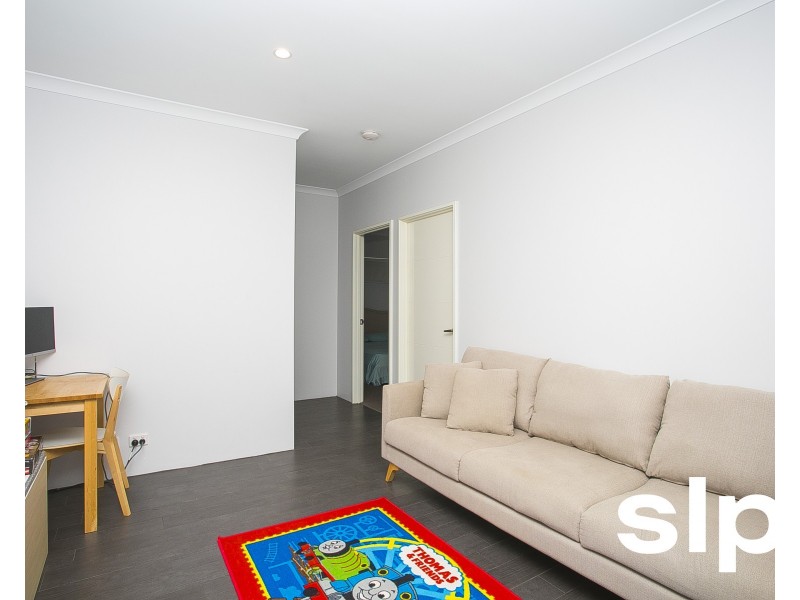 30 Wimbledon Drive, Piara Waters WA 6112