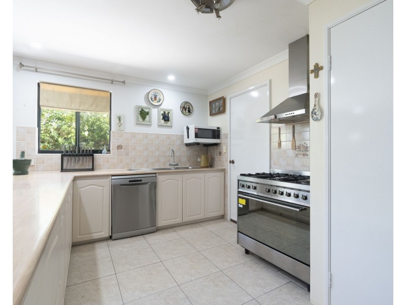 54 Bennett Street, Caversham WA 6055