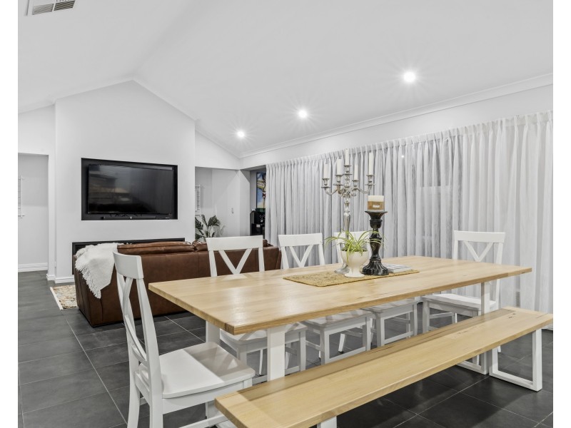 27 Bollard Circle, Wannanup WA 6210