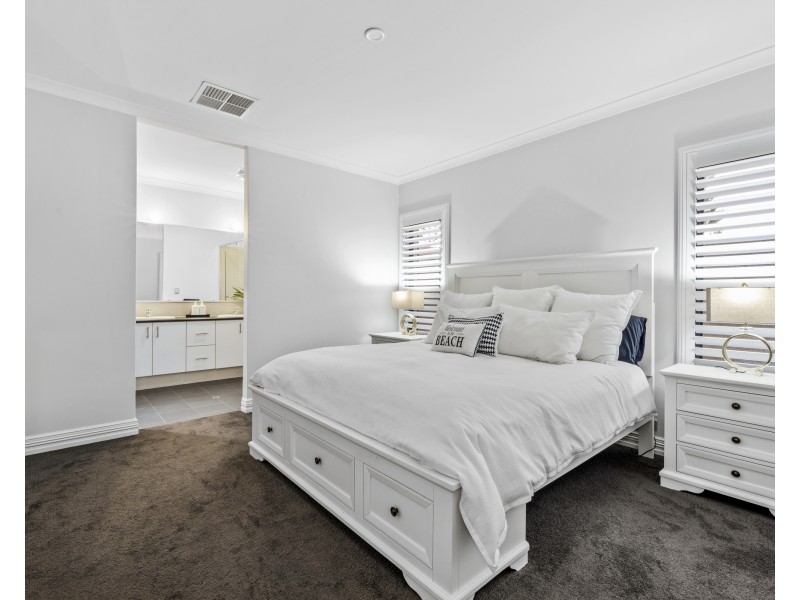 27 Bollard Circle, Wannanup WA 6210