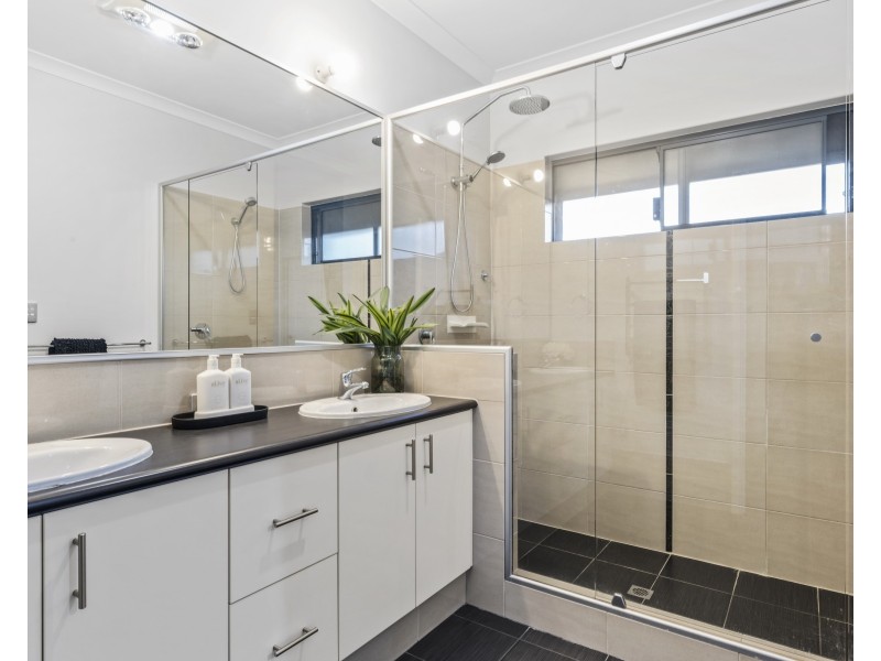 27 Bollard Circle, Wannanup WA 6210