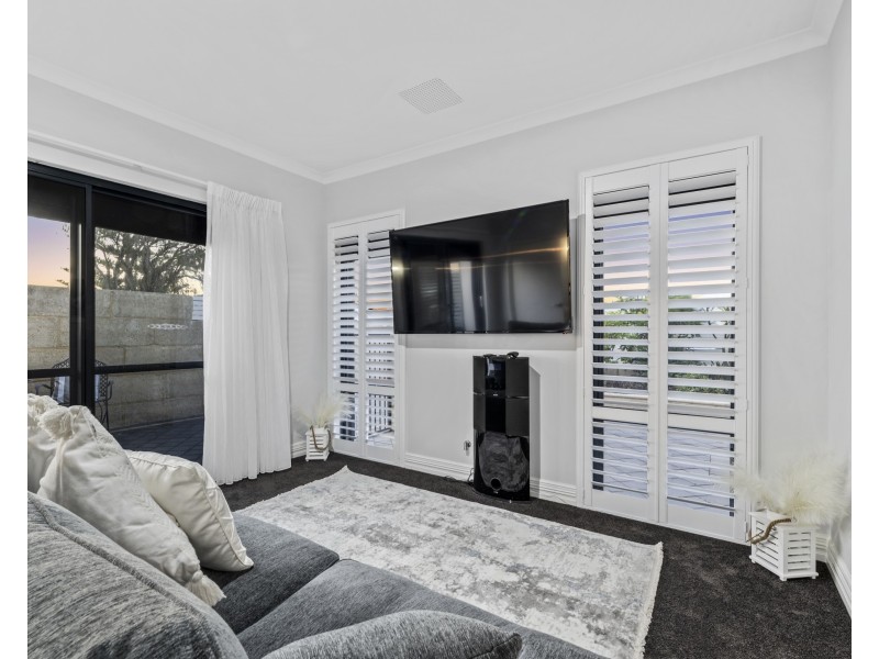 27 Bollard Circle, Wannanup WA 6210