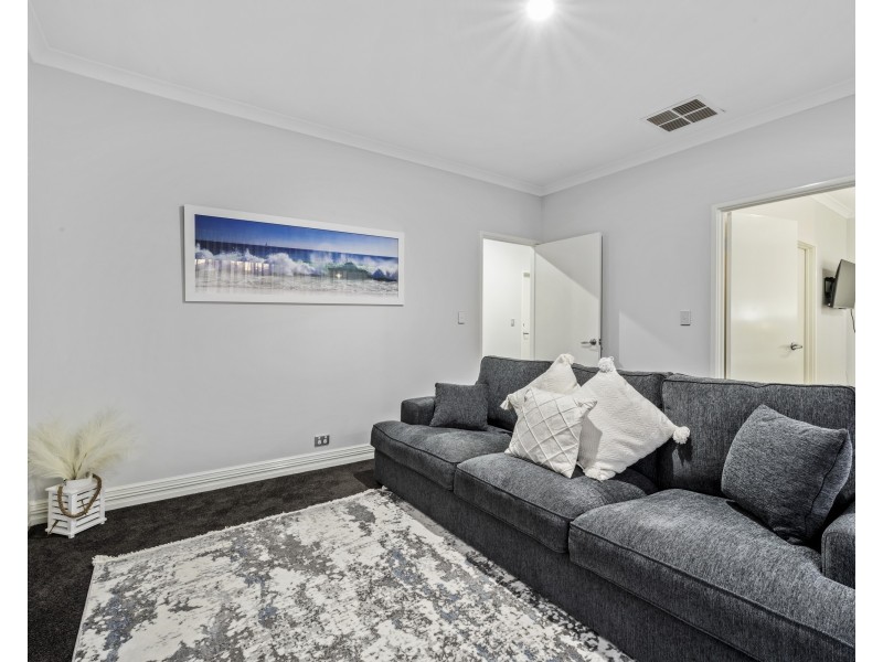 27 Bollard Circle, Wannanup WA 6210