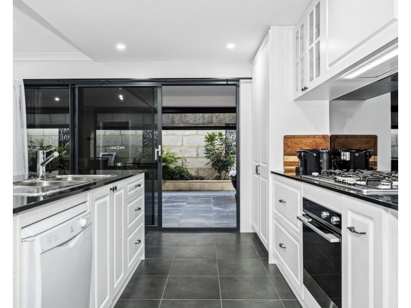 27 Bollard Circle, Wannanup WA 6210