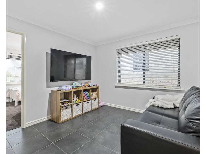 27 Bollard Circle, Wannanup WA 6210