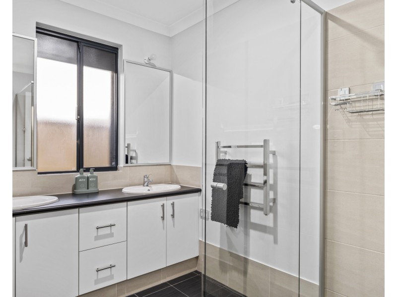 27 Bollard Circle, Wannanup WA 6210